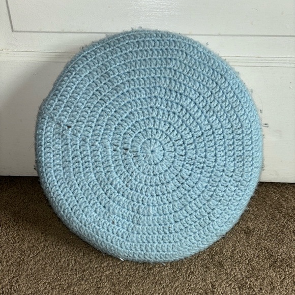 Pillow - Picture 2 of 4